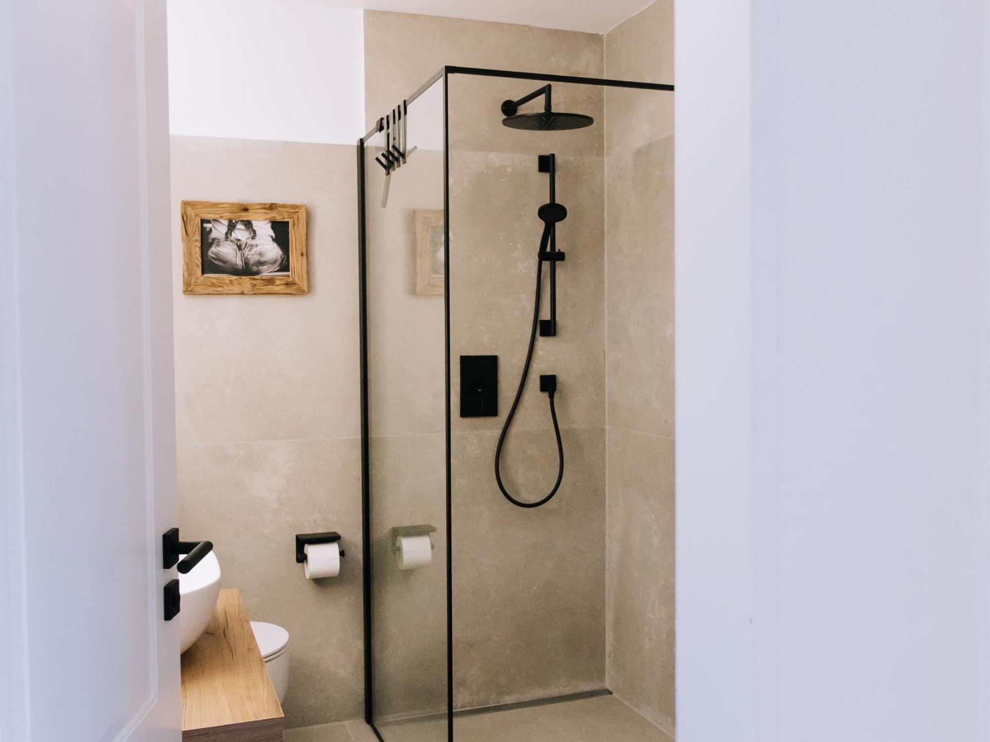 מוטנוואלד Die Karwendelsuite - 5 Sterne Fewo Mit Bestem Bergblick, Zentrumsnah & Ruhig Gelegen, Familienfreundlich מראה חיצוני תמונה